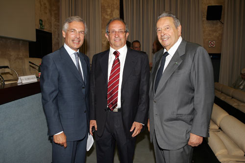 Francesco Viezzoli (a destra), Pier Francesco Guarguaglini (al centro) e Bruno Costi