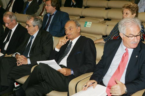 Da destra: Raffaele Bonanni, Segretario generale della Cisl; Antonio Marzano, Presidente del Cnel; Fabrizio Saccomanni, Direttore Generale della Banca d’Italia; Luigi Biggeri, Presidente dell’Istat