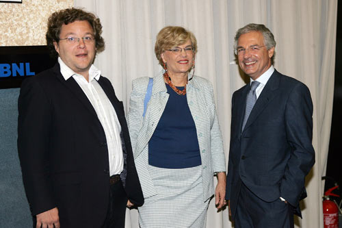 Luca Tarantelli (a sinistra), Carol Beebe Tarantelli (al centro), Bruno Costi